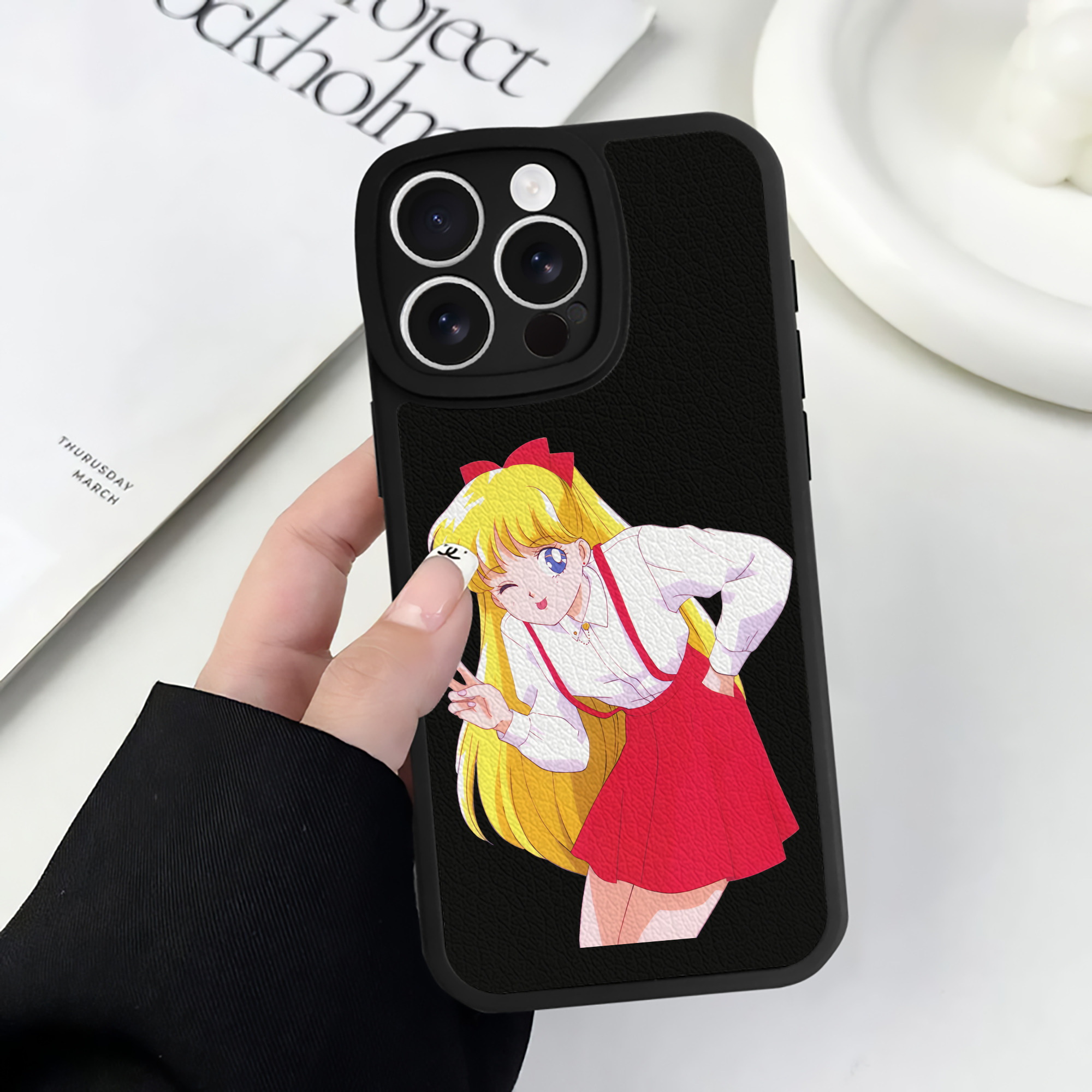 （画像用） 美少女戦士セーラームーン 愛野 美奈子 あいの みなこ Sailor Moon Aino Minako 【iPhone 16シリーズ対応】シリコンスマホケース（レザー調） 材質：シリコン